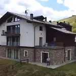 Bait Li Crapena Apartman *